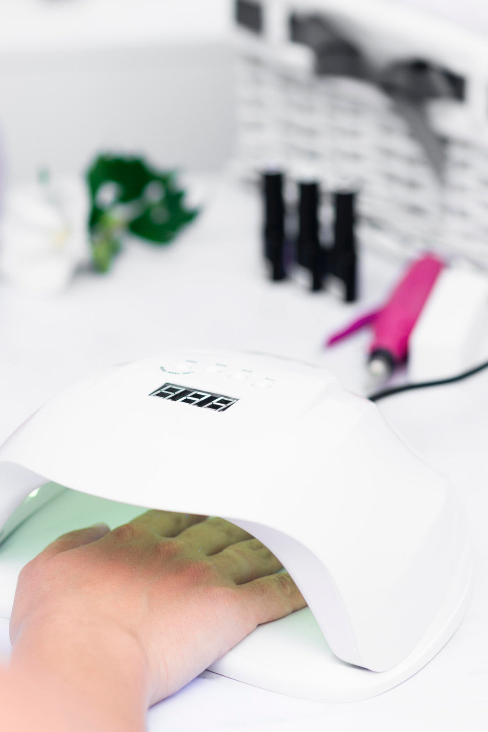 Hånd i UV LED Neglelampe