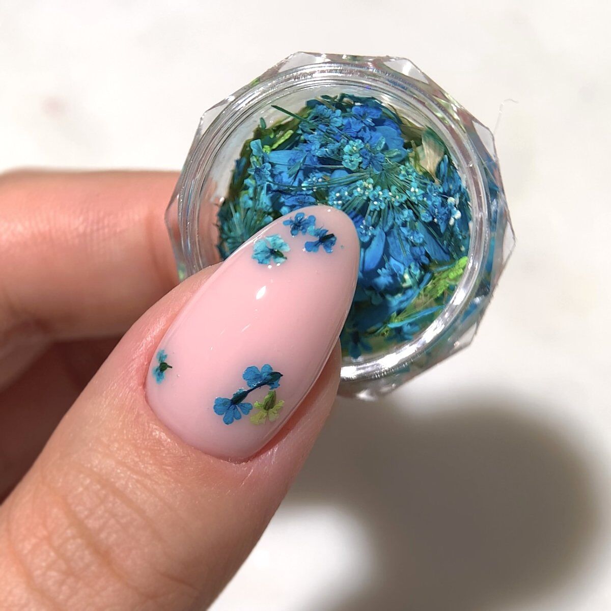 Flower Flakes - Spring Meadow - 0,3g-nail art pynt-Semilac-NR Kosmetik