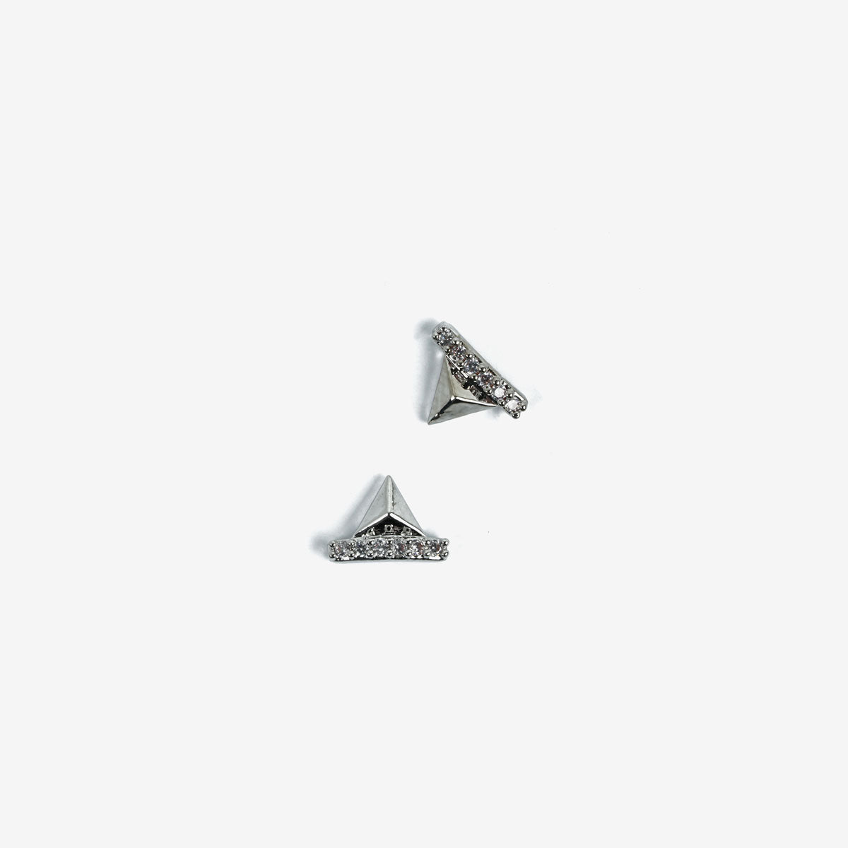 Semilac Neglepynt 783 SØLV PYRAMIR MED STEN -2stk-Neglepynt-Semilac-NR Kosmetik