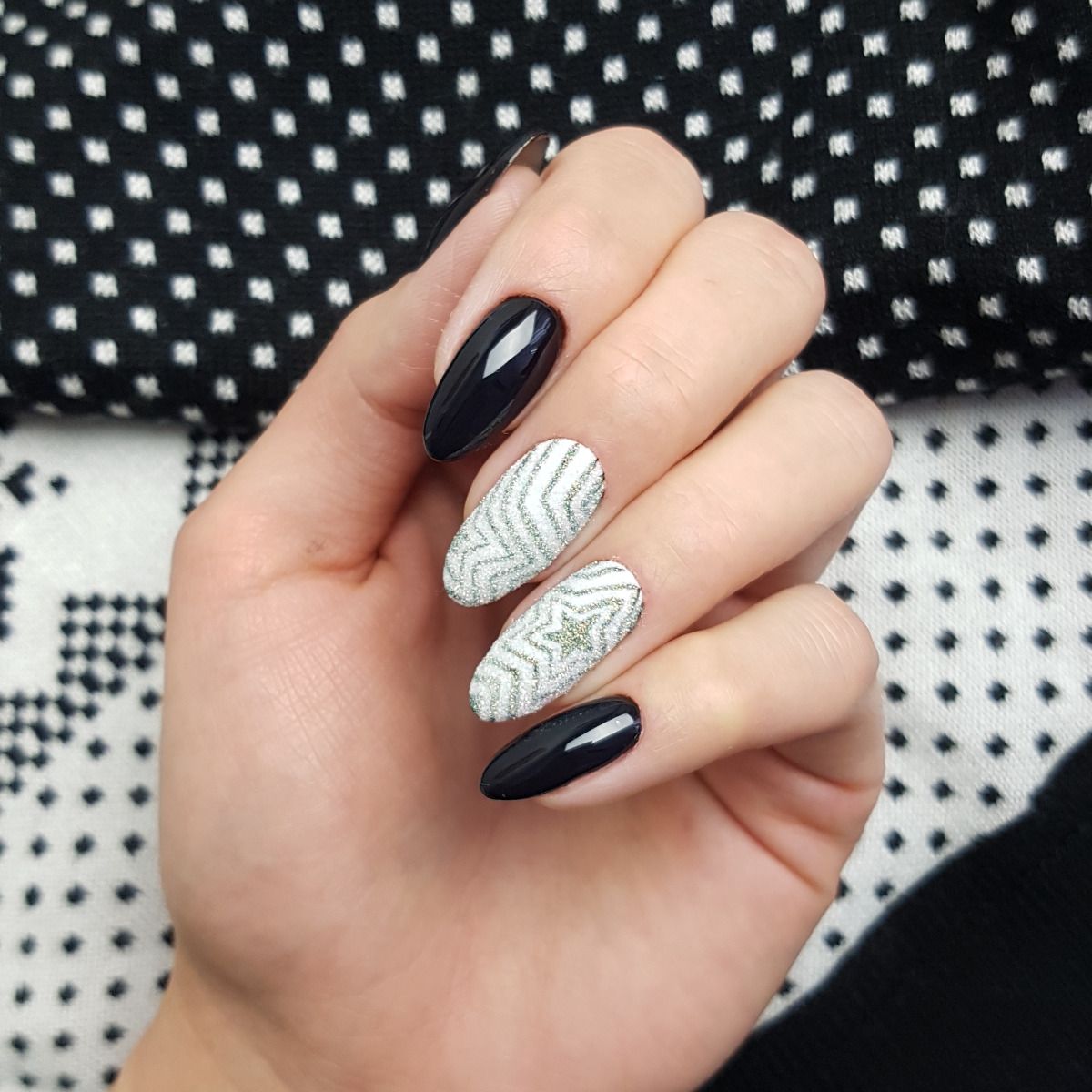 UV Hybrid 300 Perfect Black 7 ml-UV Hybrid-Semilac-NR Kosmetik